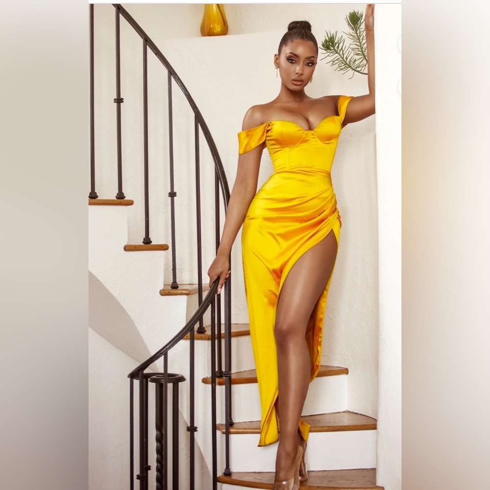 MISS CIRCLE- Zarah Yellow High Slit Corset Satin Dress  *BRAND NEW IN BOX*